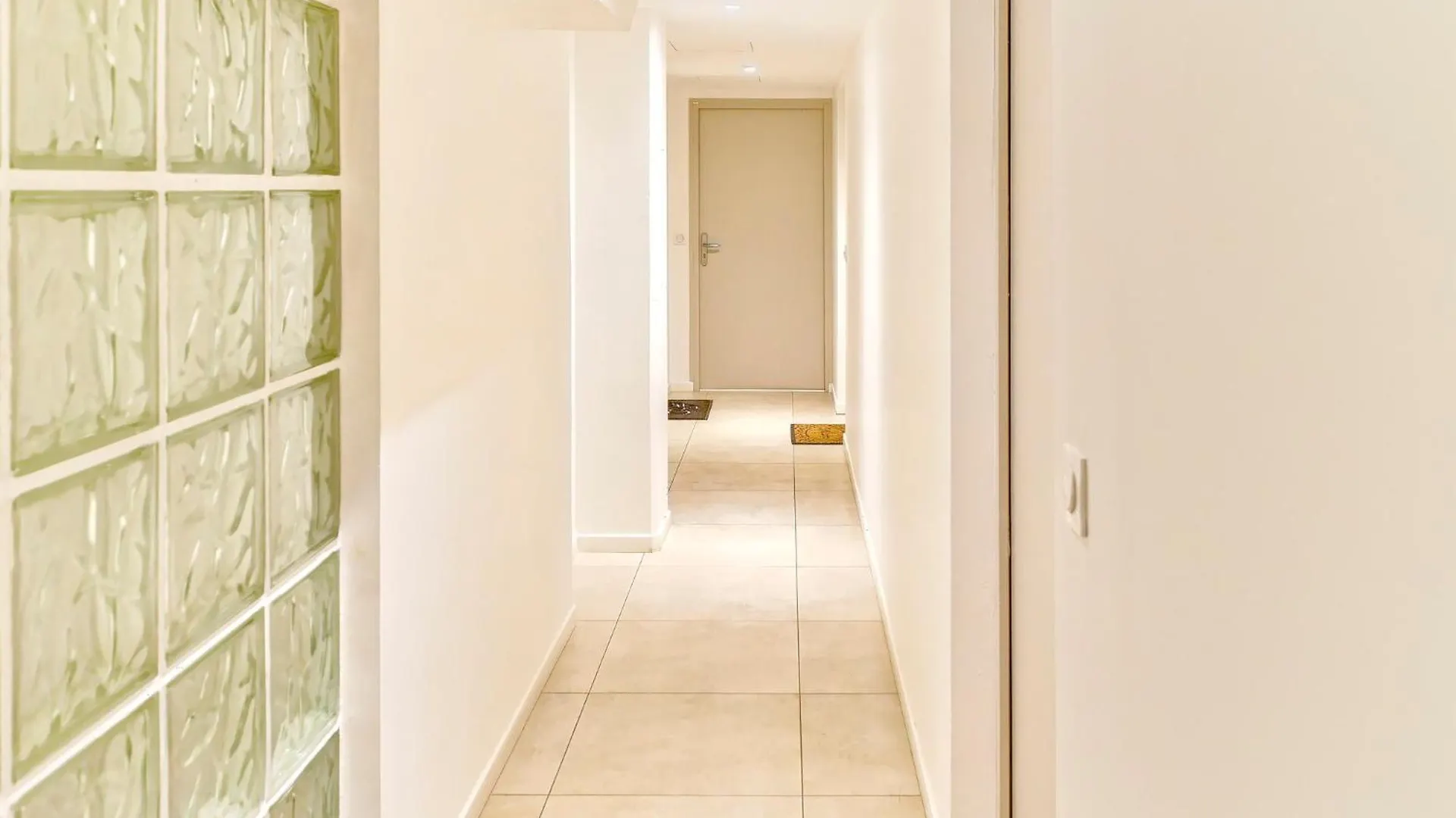 Magnifique T2 Neuf - Residence Neuf- Hyper Central نيس 0*,